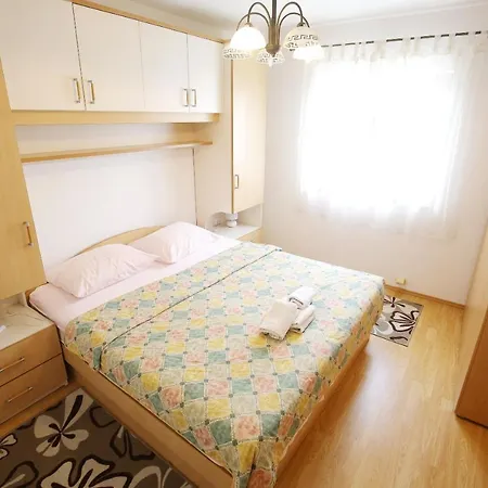 With A Parking Space - 14137 *