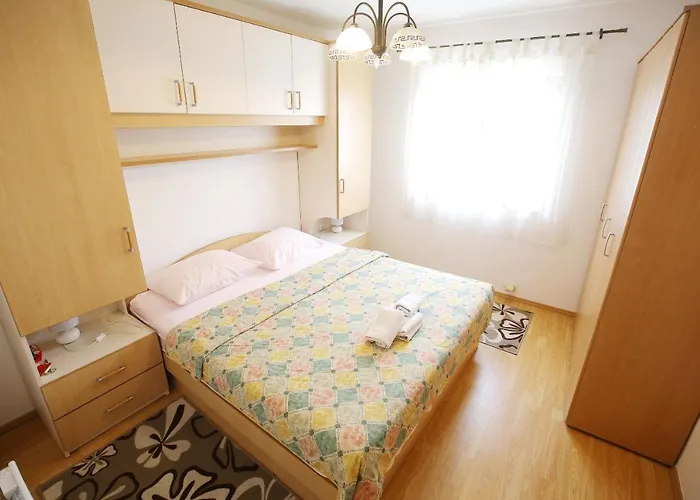 With A Parking Space - 14137 *